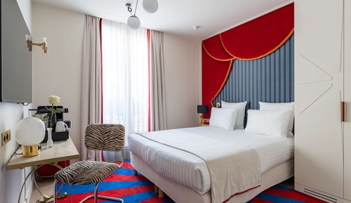 Standard Double room - Complimentary soft minibar, courtesy tray, Chromecast, digital press