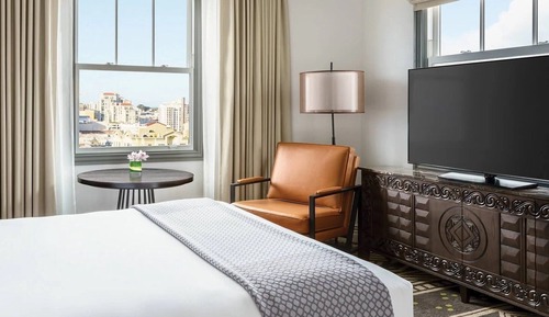 Standard Room, 1 Queen Bed, City View