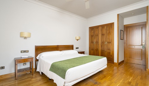 Premium Single Room, 1 Double or 2 Twin Beds