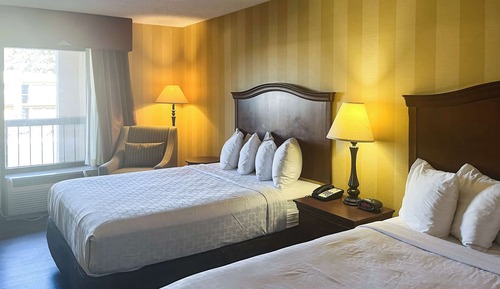 Deluxe Room, 2 Queen Beds, Non Smoking, Refrigerator & Microwave