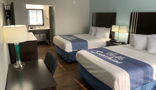 Room, 2 Queen Beds, Accessible, Non Smoking (Mobility, Roll-In Shower)