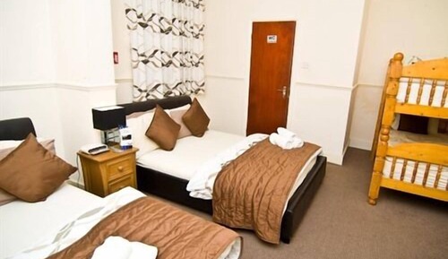 Suite, Ensuite (6 Persons)