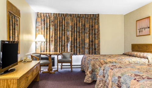 Standard Room, 2 Queen Beds, Non Smoking