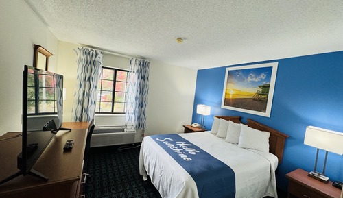 Standard Room, 1 Queen Bed, Non Smoking