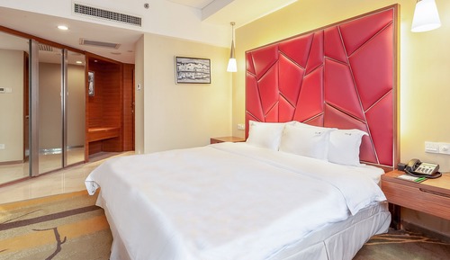 Premium Room, 1 King Bed, Garden View