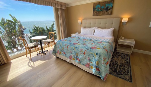 OCEAN VIEW TWO ROOM JACUZZI SUITE #12