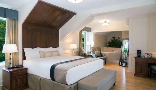 Signature Suite with King Bed
