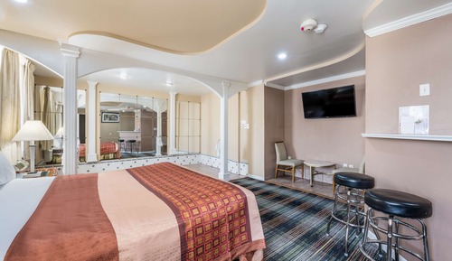 Suite, 1 King Bed, Hot Tub