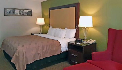 Standard Room, 1 King Bed, Non Smoking, 2nd Floor