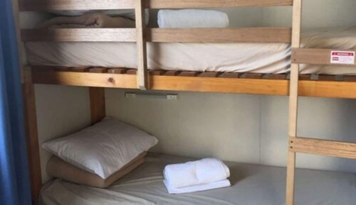 Economy Cabin - Sleeps 4 - Pet Friendly
