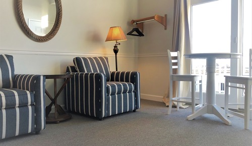 Third Floor Bay View Queen Room with Balcony