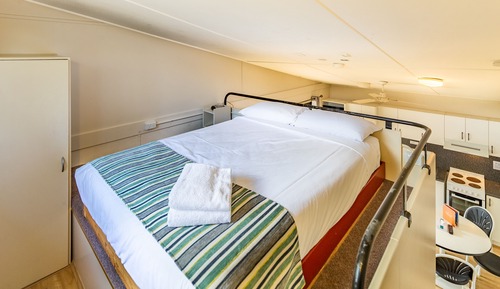 Rosella Loft - (Private External Bathroom)