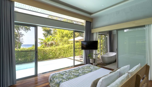 The Tropical Hill Pool Villa