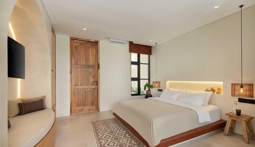 Villa, 1 King Bed, Pool View