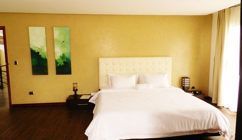 Standard Room, 1 King Bed, Private Bathroom