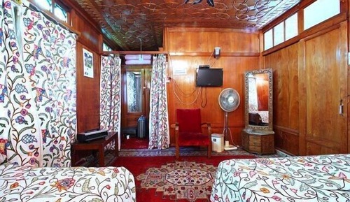 Luxury Triple Room, 1 Bedroom, Lake View, Overwater