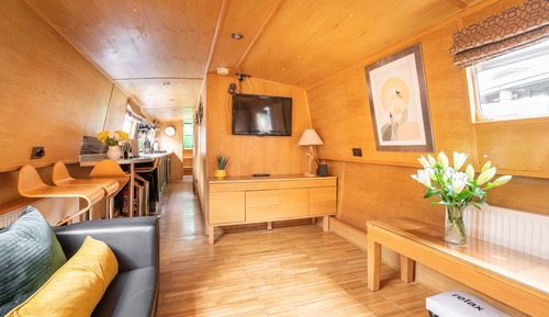 Luxury Cabin (Houseboat - 2 double & 1 bunk bed)