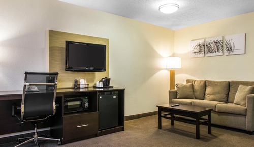 Suite, 1 Queen Bed with Sofa bed, Non Smoking
