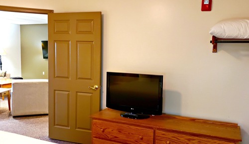 Deluxe Room, 1 King Bed, Non Smoking, Jetted Tub