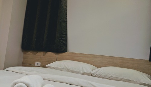 Deluxe Room, 1 Queen Bed, Non Smoking, Private Bathroom