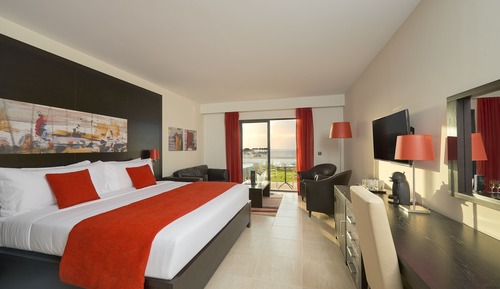 The Level Room Ocean View with Whirlpool