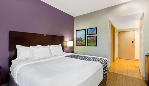 Room, 1 King Bed, Accessible, Non Smoking (Mobility/Hearing Impaired Accessible)