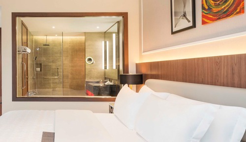 Suite,1 King Bed, Club Lounge Access