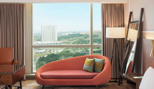 Le Meridien Suite,1 King Bed, Club Lounge Access
