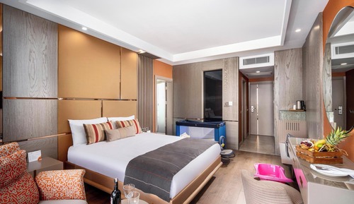 Family Room, 2 Bedrooms