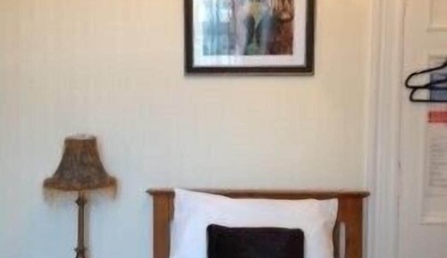 Standard Single Room, Shared Bathroom (Room 6)