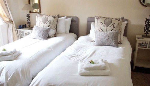 Suite, Ensuite (and Bath)