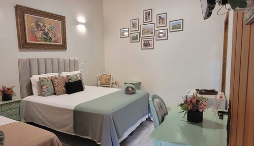SUITE TRIPLA FLORES DO CAMPO