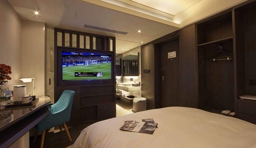 Standard Room, 1 King Bed