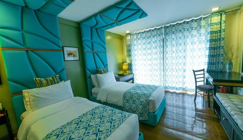 Premium Lakeside Cabana