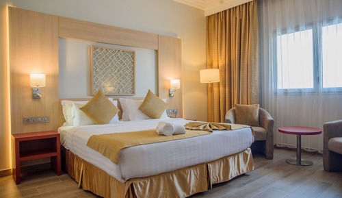 Standard Room, 1 Queen Bed