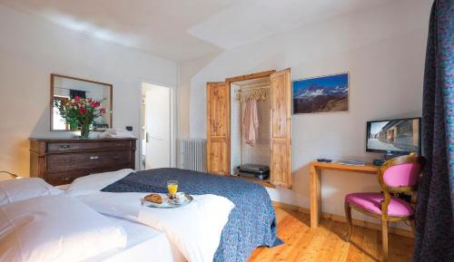 Double or Twin Room with Private Bathroom