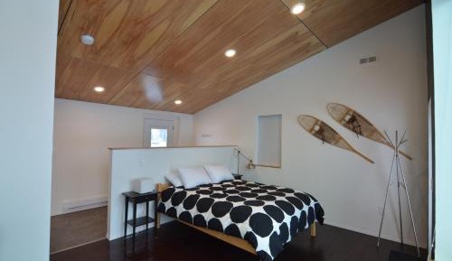 Deluxe Queen Suite