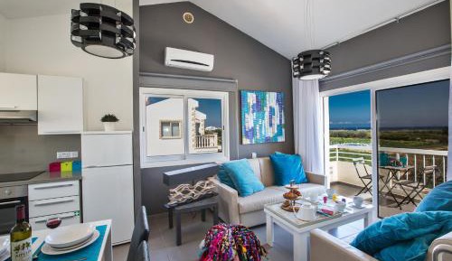 One-Bedroom Apartment with Sea View