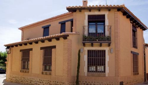 Cottage (8-9 Adults)
