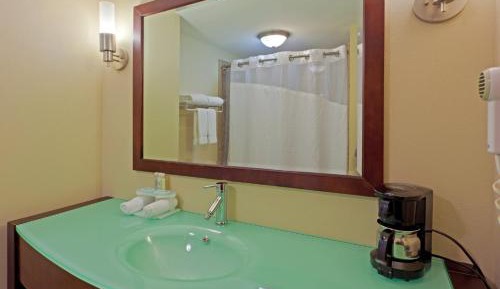 Standard Queen Room with Two Queen Beds