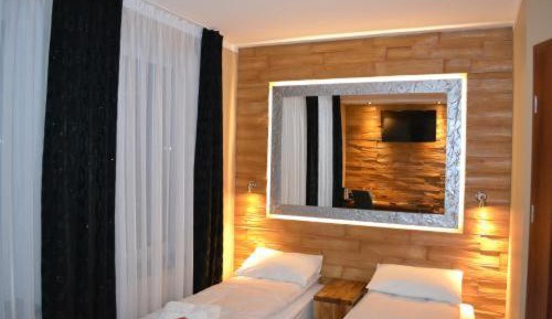 Twin Room with Shower