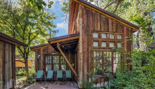 One-Bedroom Holiday Home