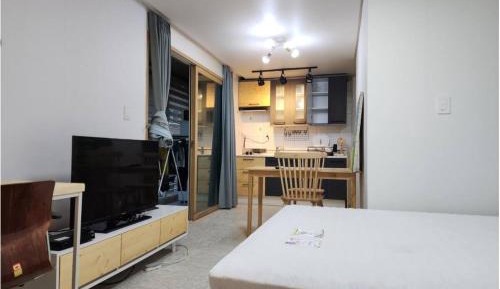 Deluxe Studio