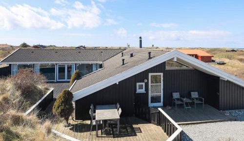 Five-Bedroom Holiday Home
