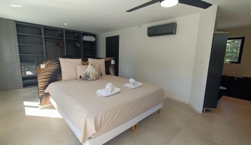 Villa - Beach Front
