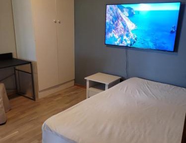 Single Room with Shared Toilet