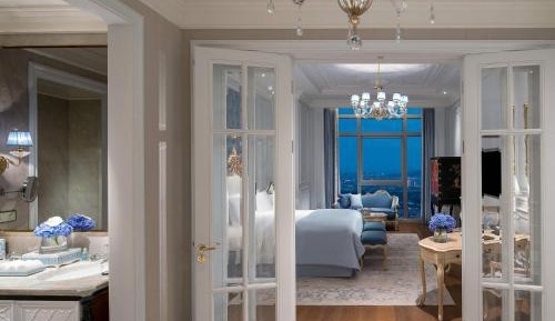 Luxury Premium Room French Style (King bed)