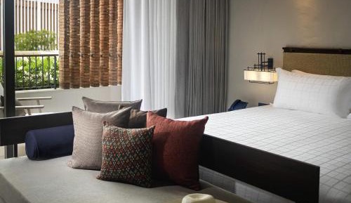 Deluxe King or Twin Room