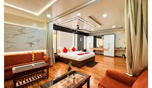 Deluxe King Suite