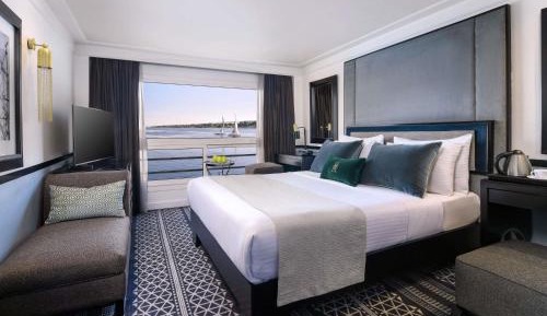 Deluxe Double Room - River Side/Non-Smoking